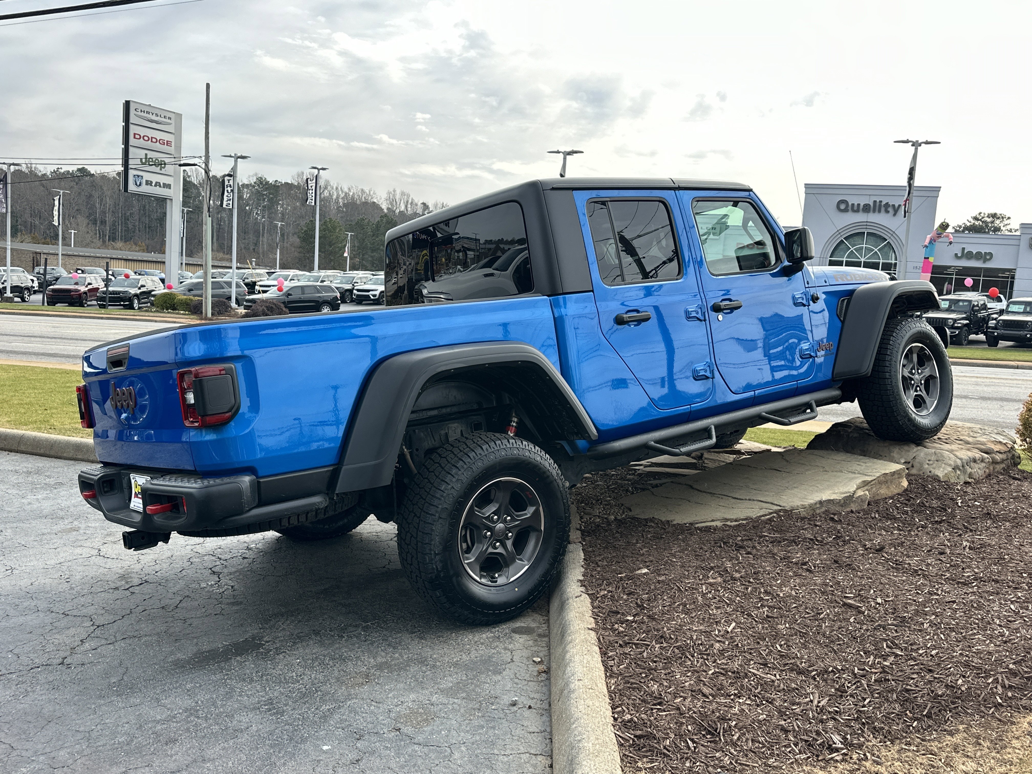Used 2021 Hydro Blue Pearlcoat Jeep Rubicon image 5