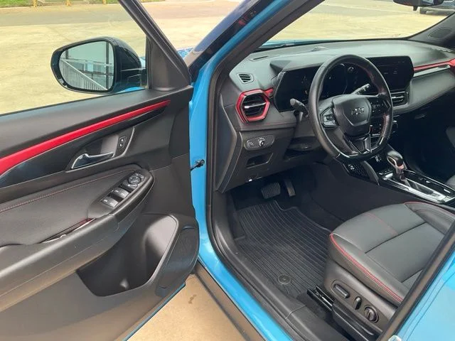 Used 2025 Blue Chevrolet RS image 3