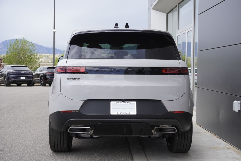 New 2026 Borasco Grey Land Rover SE image 6