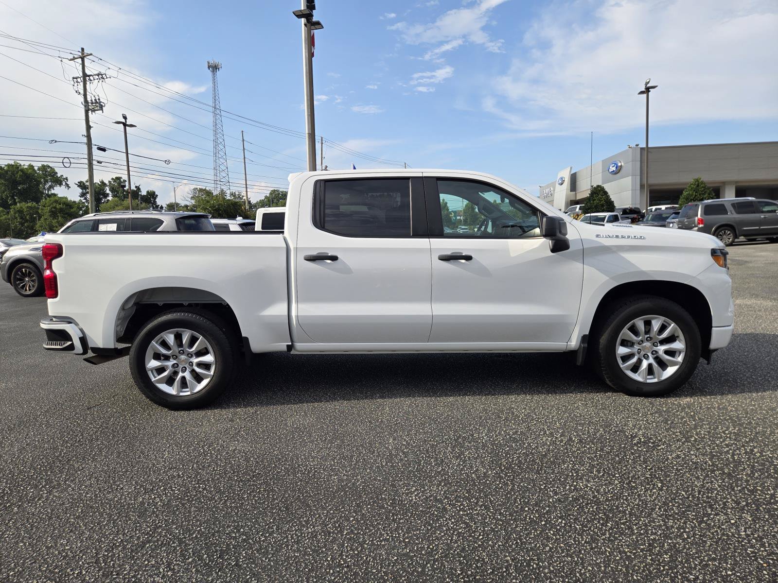 Used 2025 Summit White Chevrolet Custom image 8