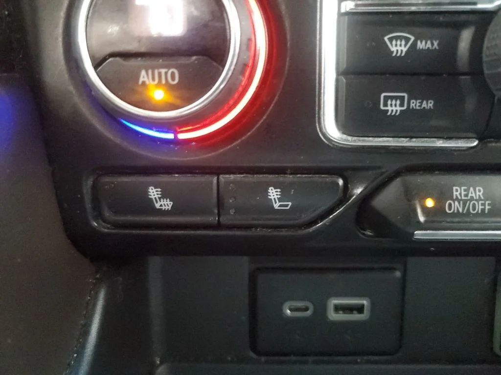 Used 2022 Orange Chevrolet LT image 27