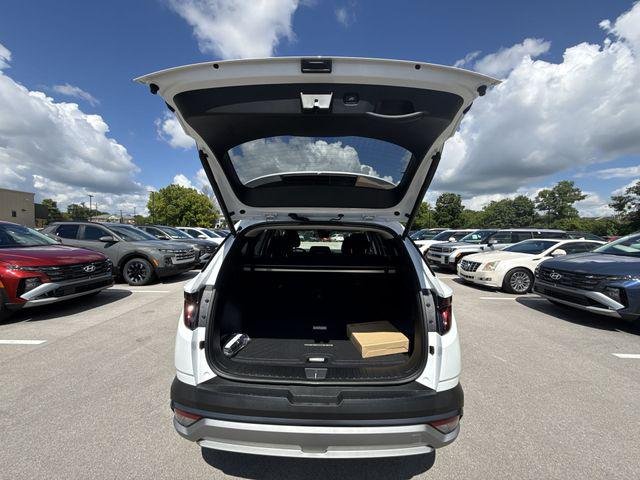 New 2026 White Hyundai SEL AWD image 22