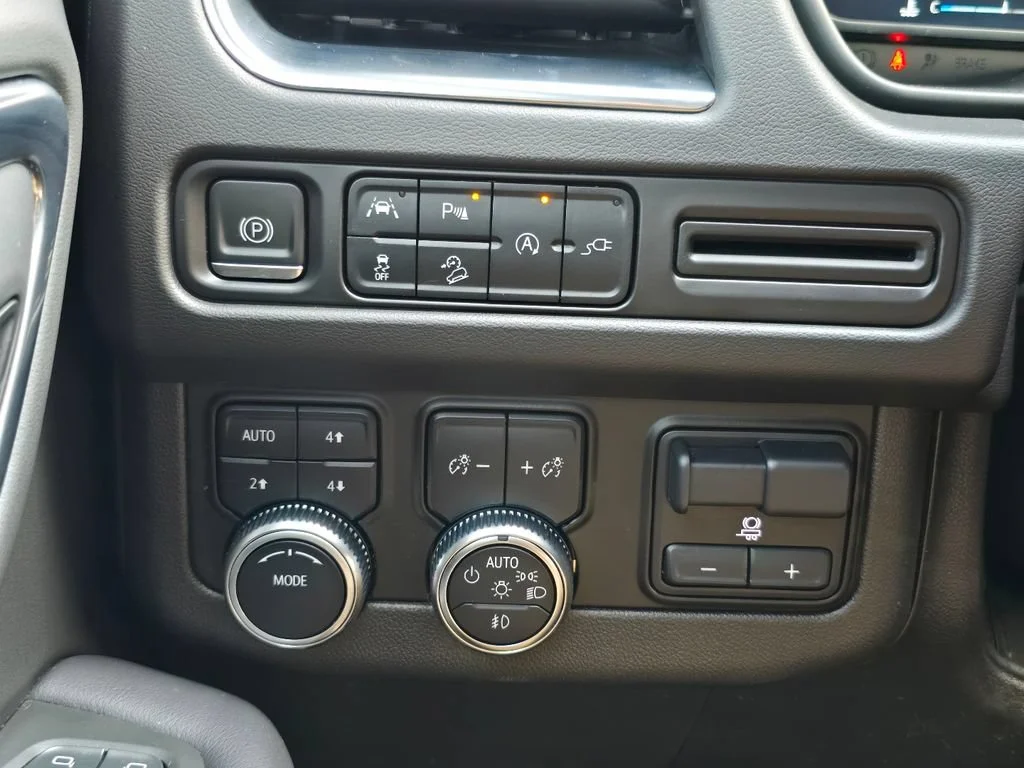 2022 GMC Yukon AT4 - Photo 20