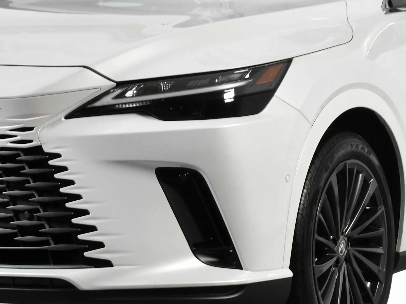 Certified Used 2025 EMINENT WHITE PEARL Lexus Premium Plus image 11