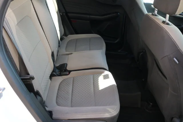 Used 2022 White Metallic Ford SE image 38