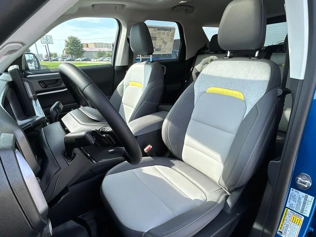 New 2026 Velocity Blue Metallic Ford Badlands® image 41