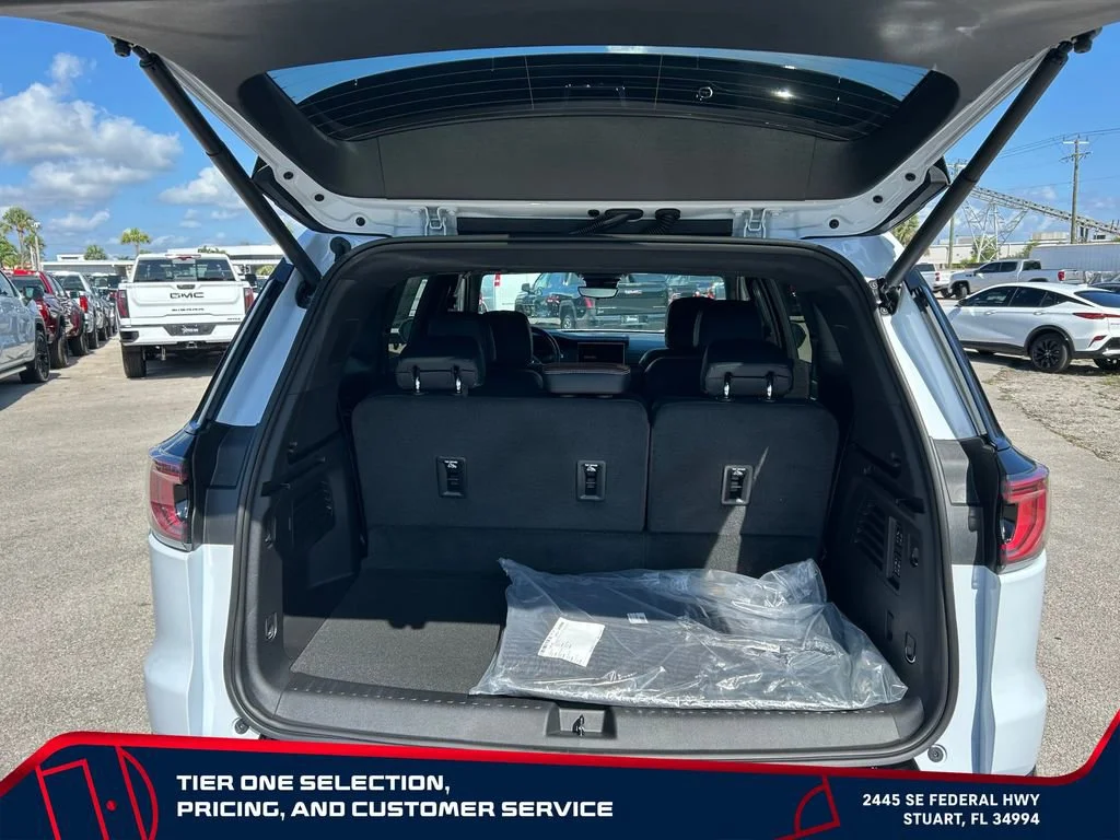 New 2026 Glacier White Tricoat GMC Denali Ultimate image 10
