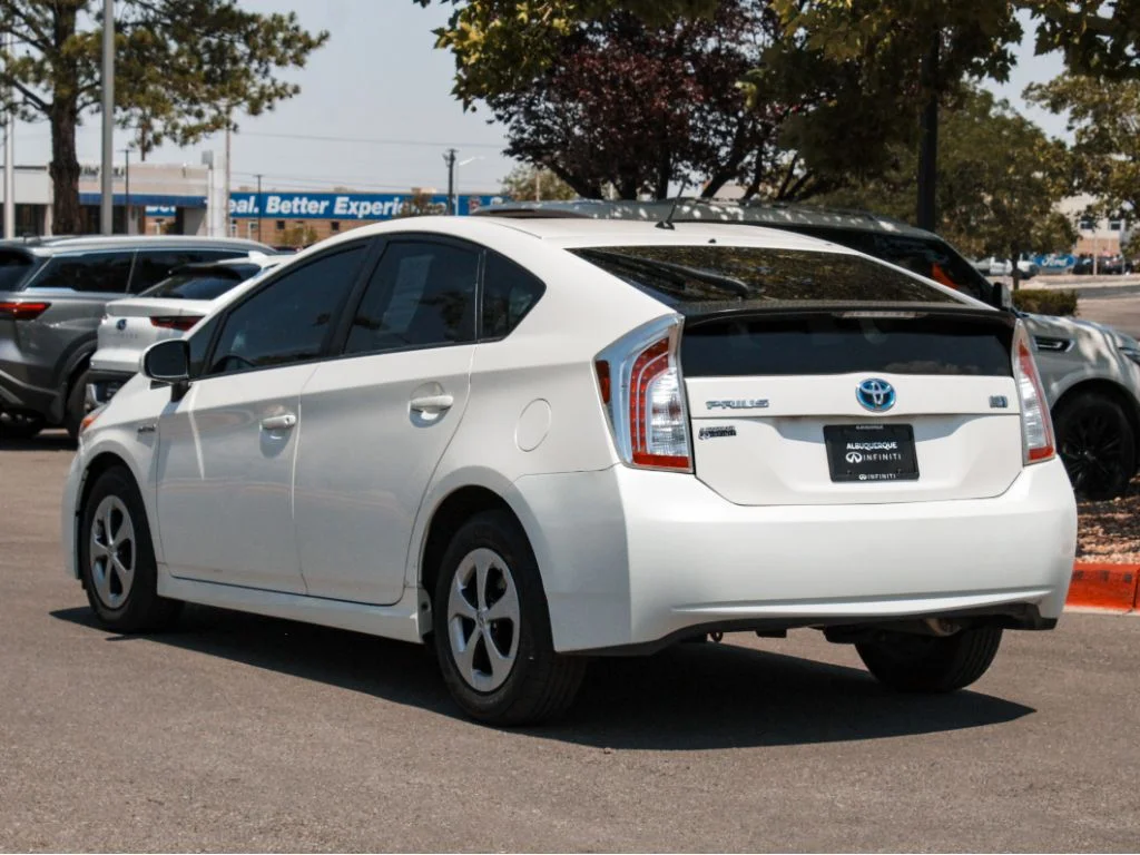 Used 2012 White Toyota One image 7