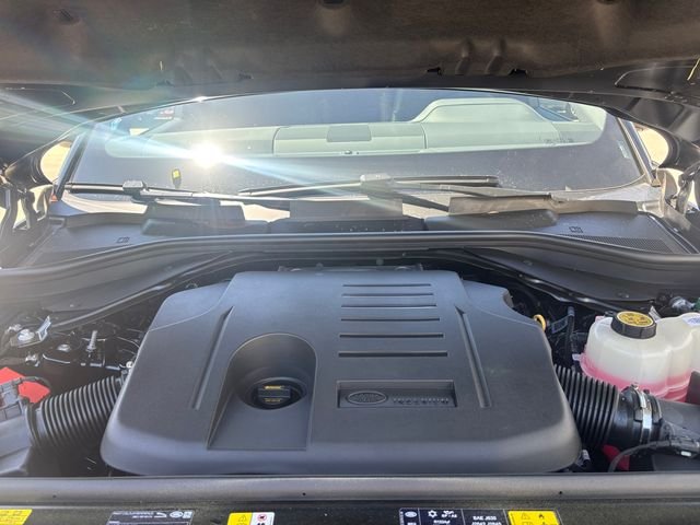 New 2026 Santorini Black Land Rover SE image 19