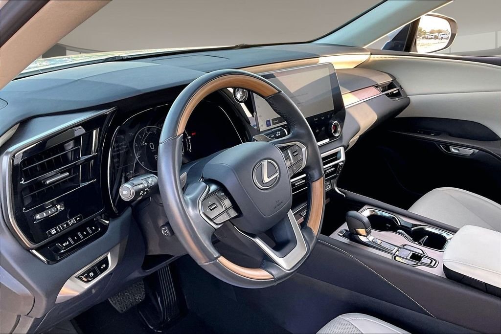 Used 2024 White Lexus 350 Premium image 13
