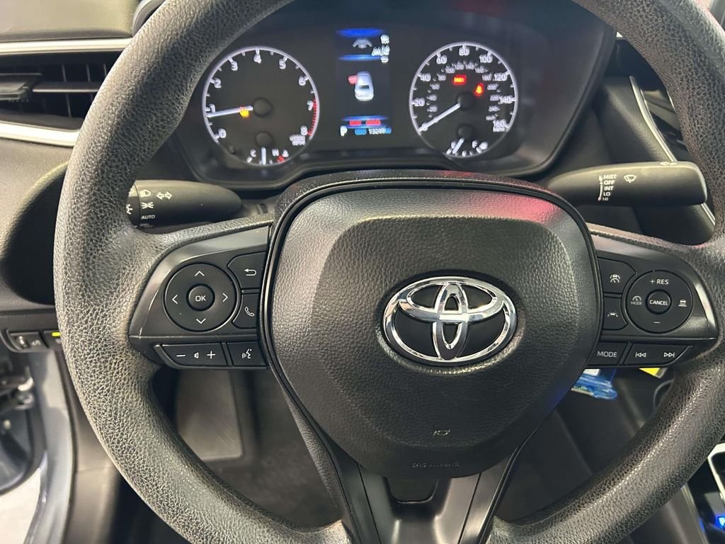 Certified Used 2025  Toyota LE image 18
