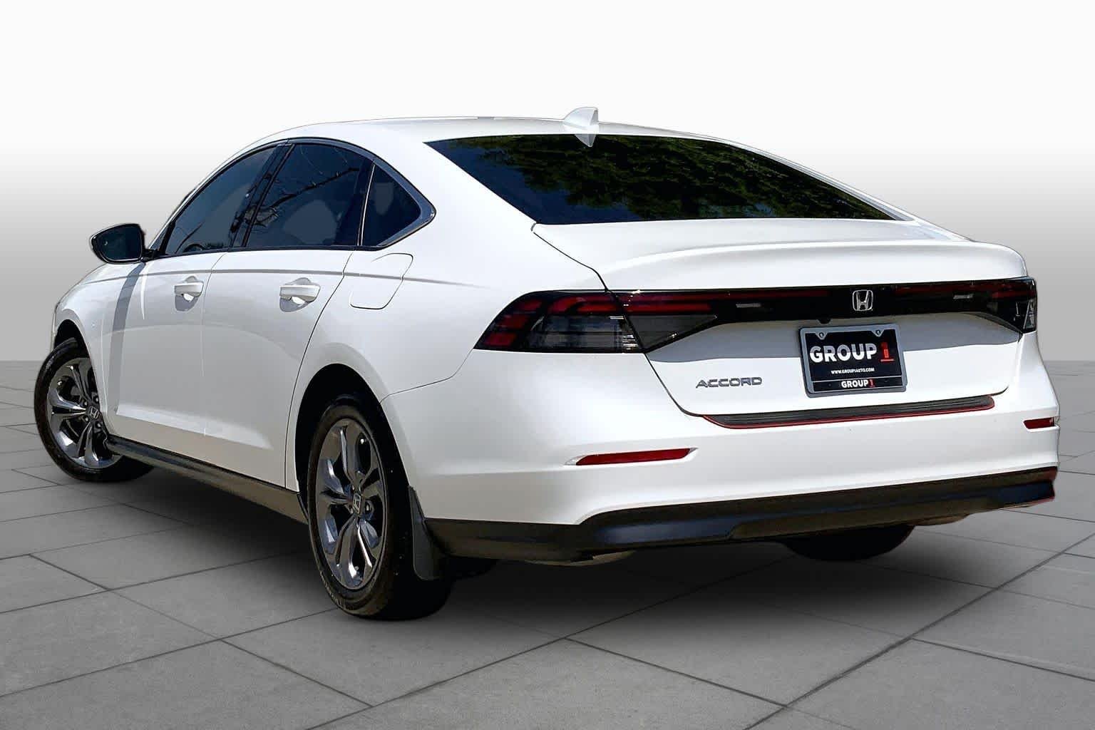 Used 2024 Platinum White Pearl Honda EX image 12