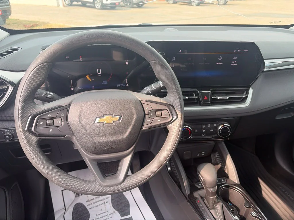 Used 2026 Summit White Chevrolet LT image 8