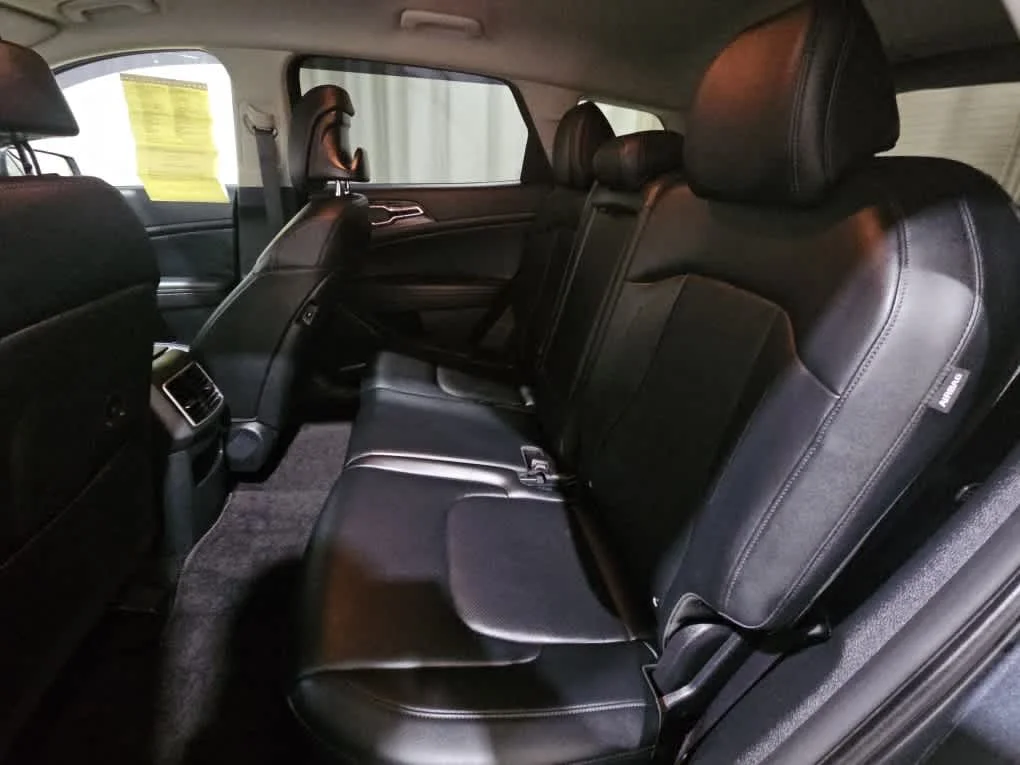 Used 2024 Gravity Gray Kia EX image 12