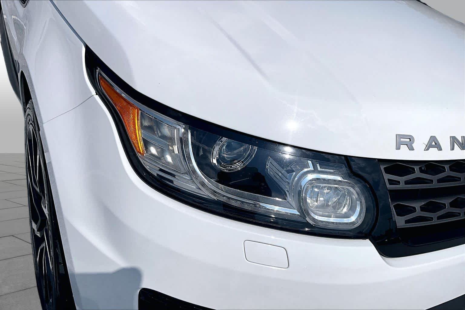 Used 2017 Fuji White Land Rover SE image 27
