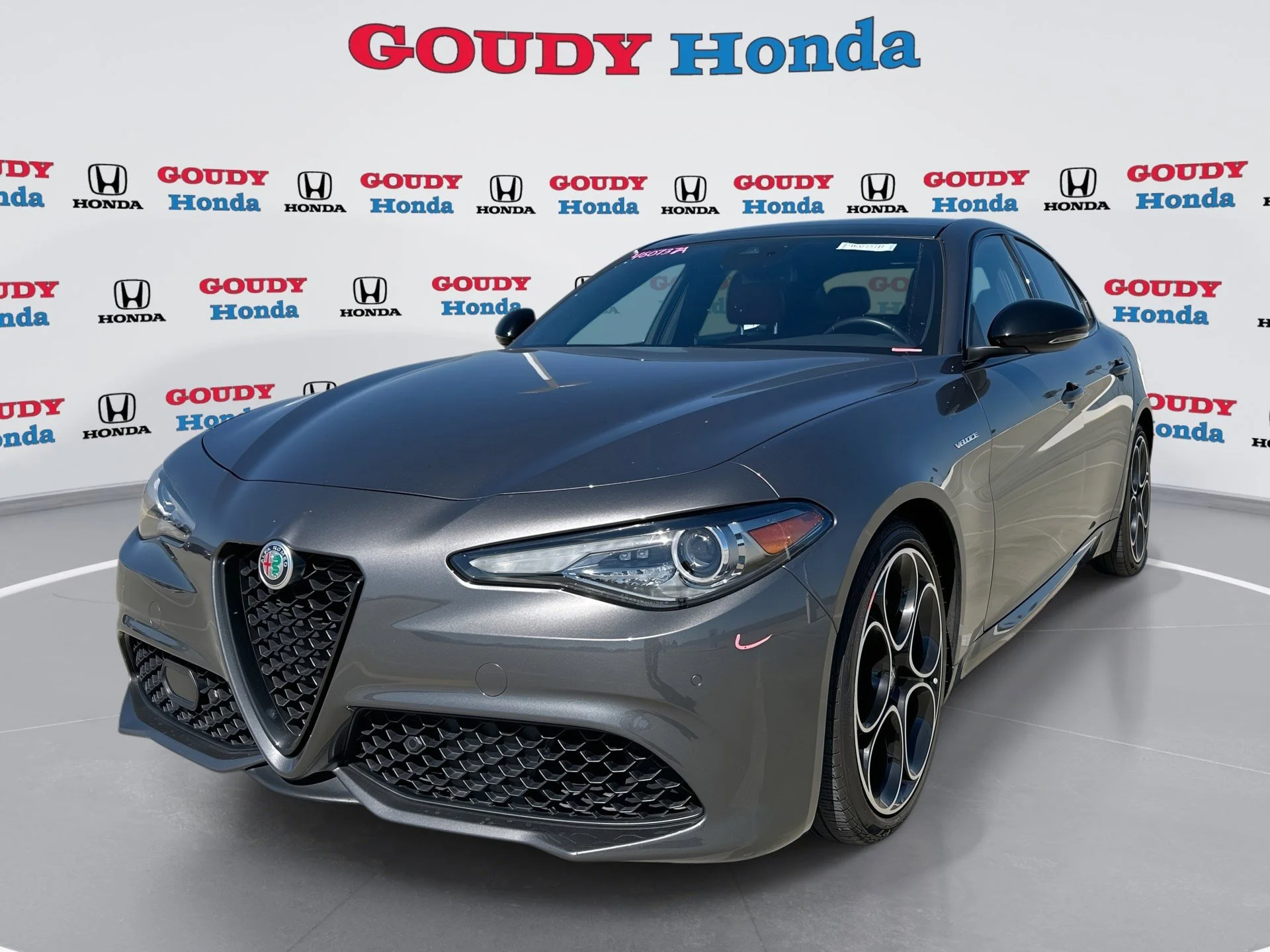 2023 Alfa Romeo Giulia Veloce RWD's photo