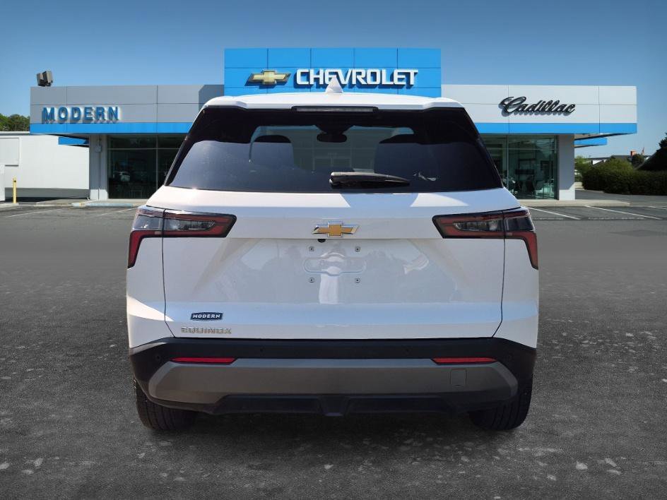 Used 2026 Summit White Chevrolet FWD LT image 4