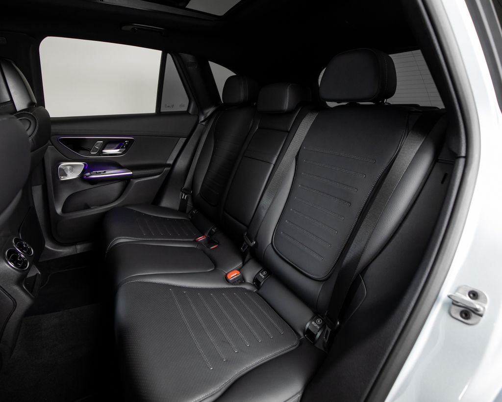 Used 2026  Mercedes-Benz GLC 300 image 10