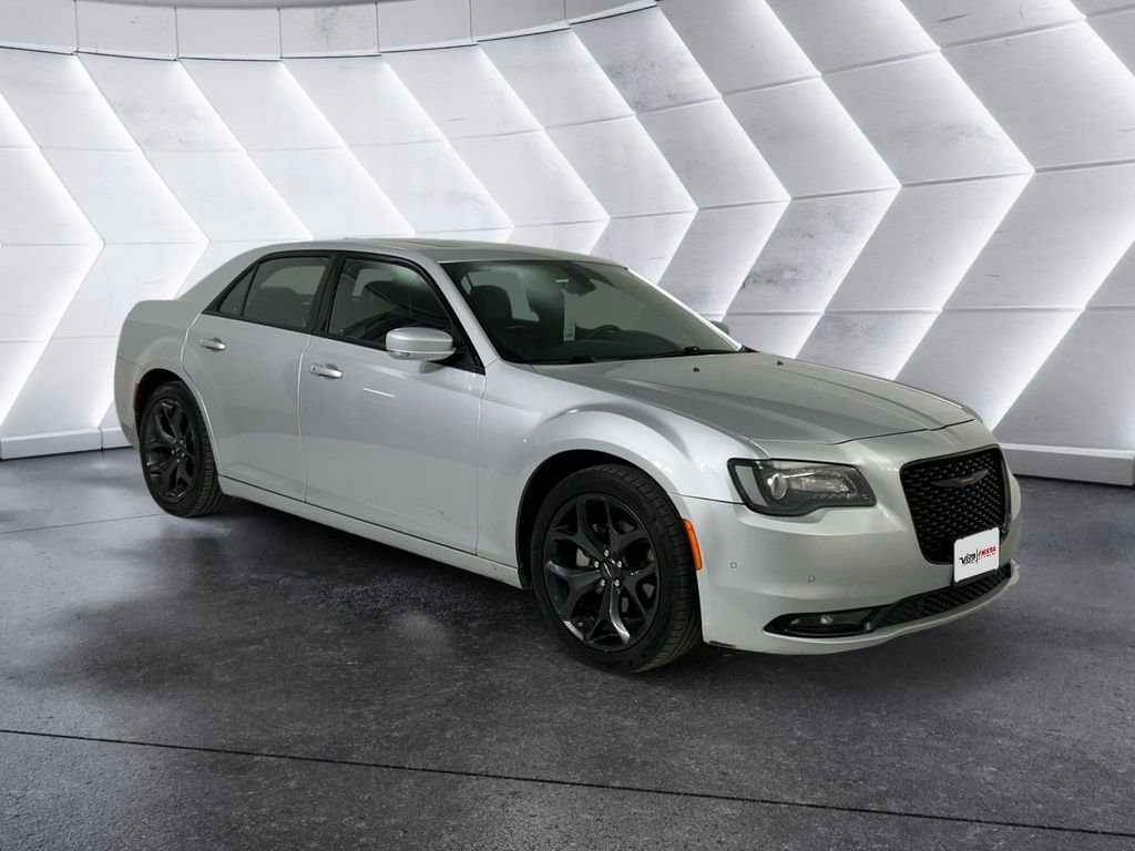 2023 Chrysler 300 S's photo