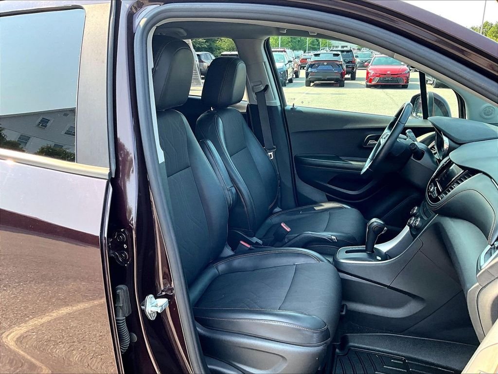 Used 2021 Red Chevrolet LT image 11
