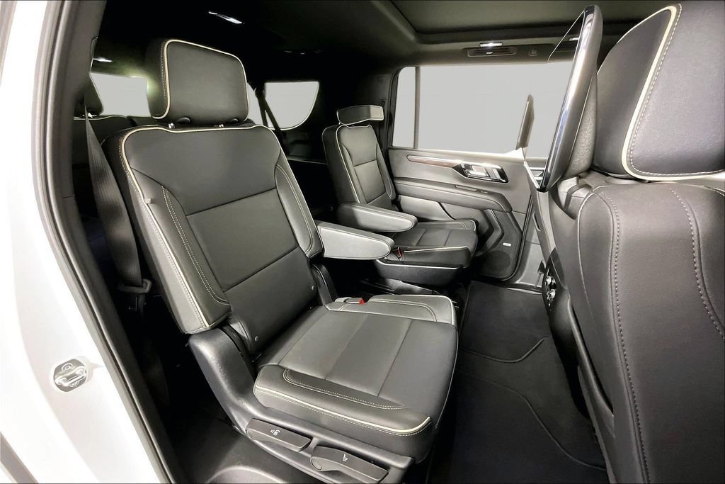 2025 Chevrolet Suburban Premier - Photo 20