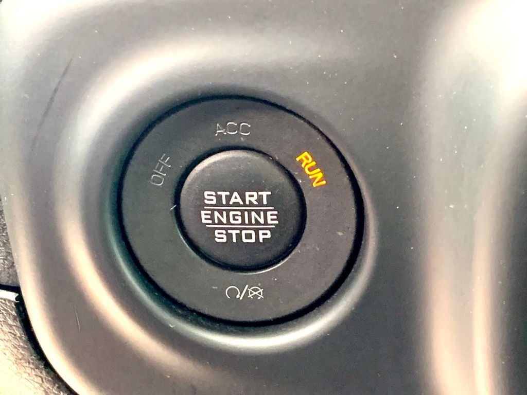 Used 2018 White Jeep Sport image 30