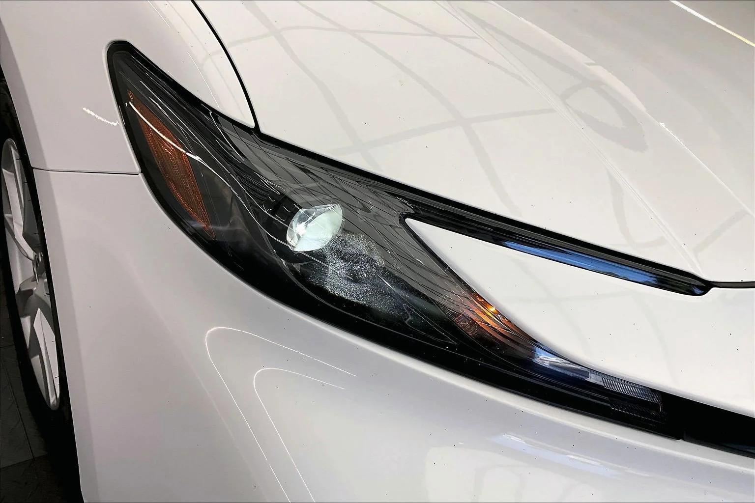 Used 2025 Ice Cap Toyota LE image 29