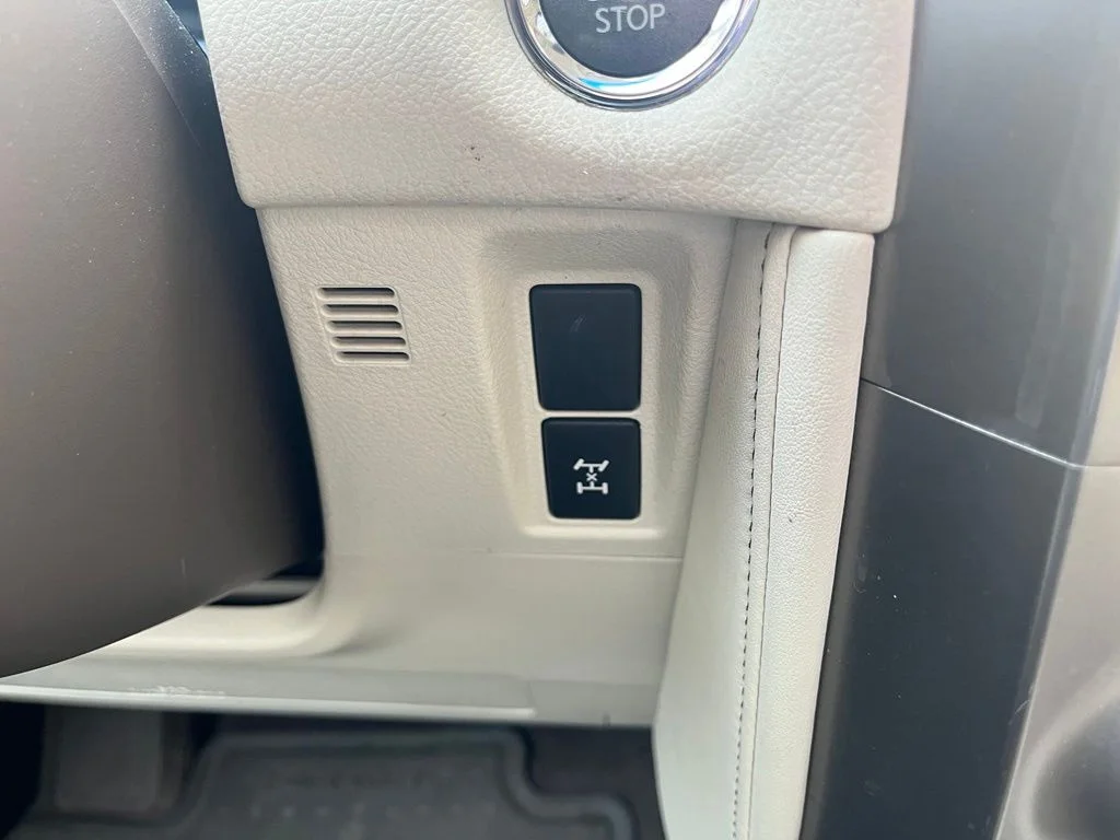 Used 2017 Black Lexus 460 image 14