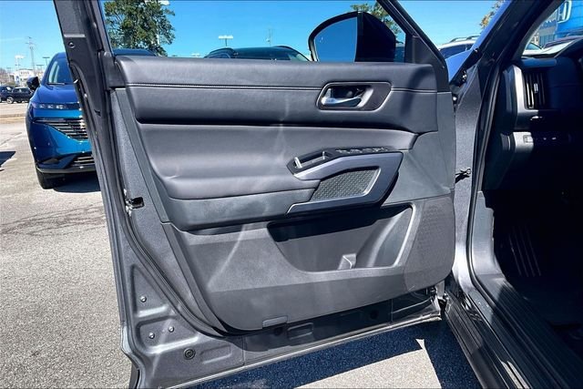 New 2026 Nissan Pathfinder SL 4D Sport Utility