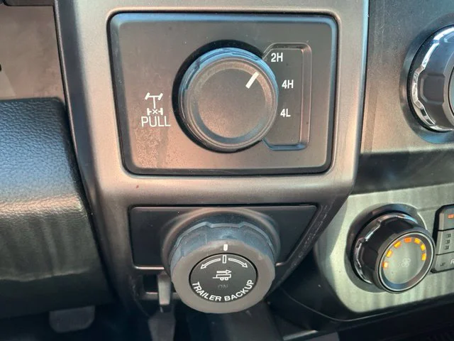 Certified Used 2019 Oxford White Ford XLT image 35