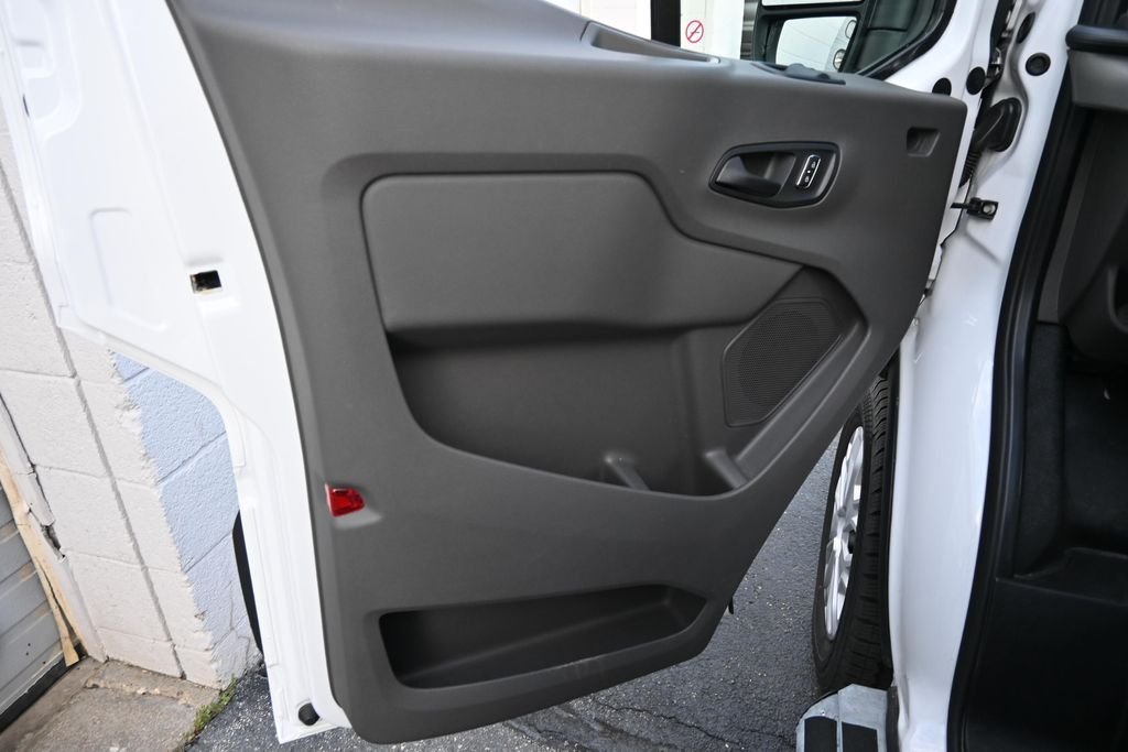 Used 2025 Oxford White Ford Base image 18