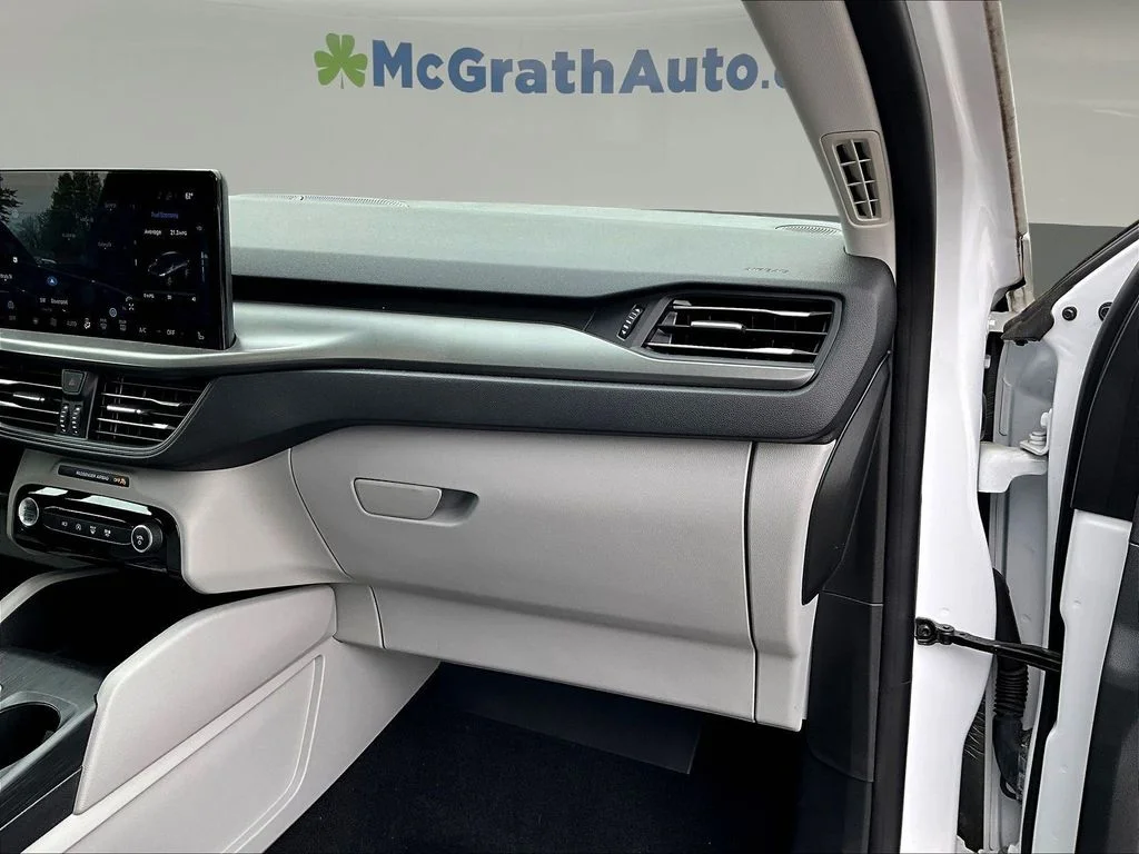 Used 2023 White Ford Active image 30