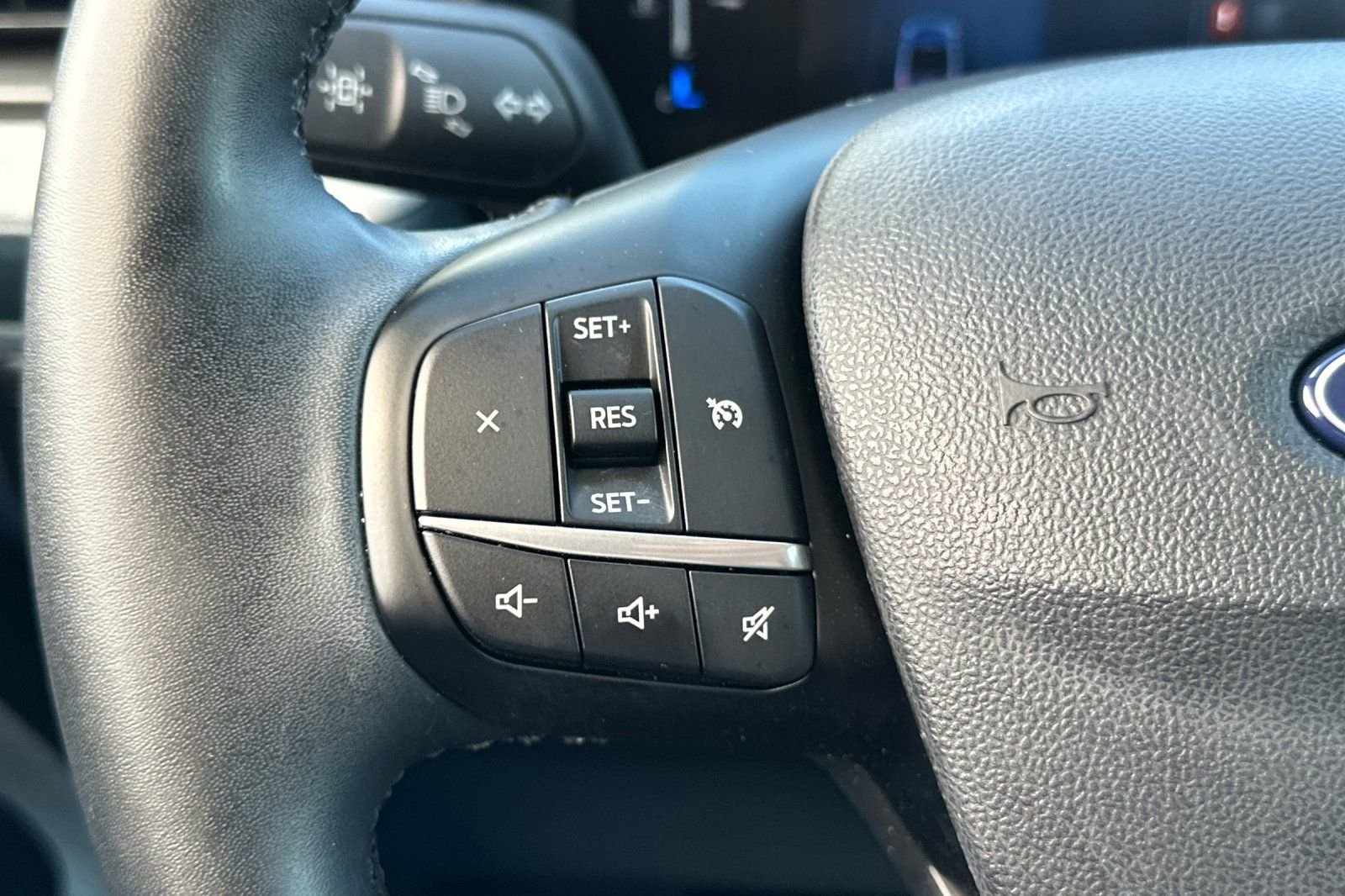 Used 2025 Gray Ford XLT image 24