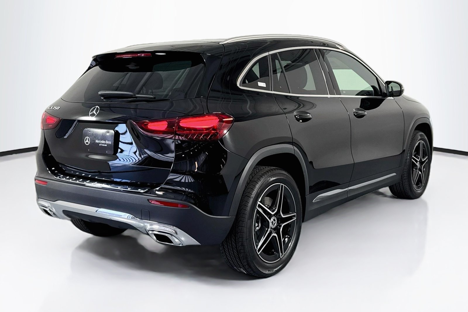 New 2026 Night Black Mercedes-Benz GLA 250 image 5