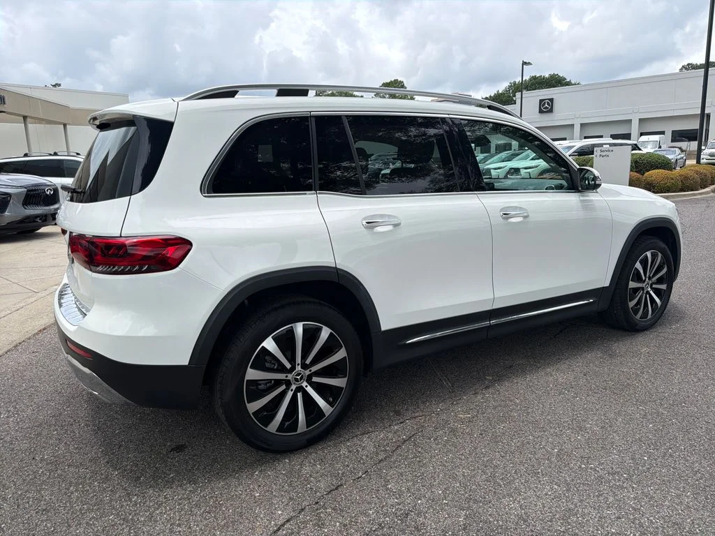 Used 2022 White Mercedes-Benz GLB 250 image 13
