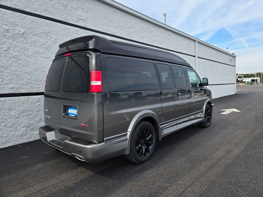 New 2025 Black Fade GMC Explorer Limited SE image 4