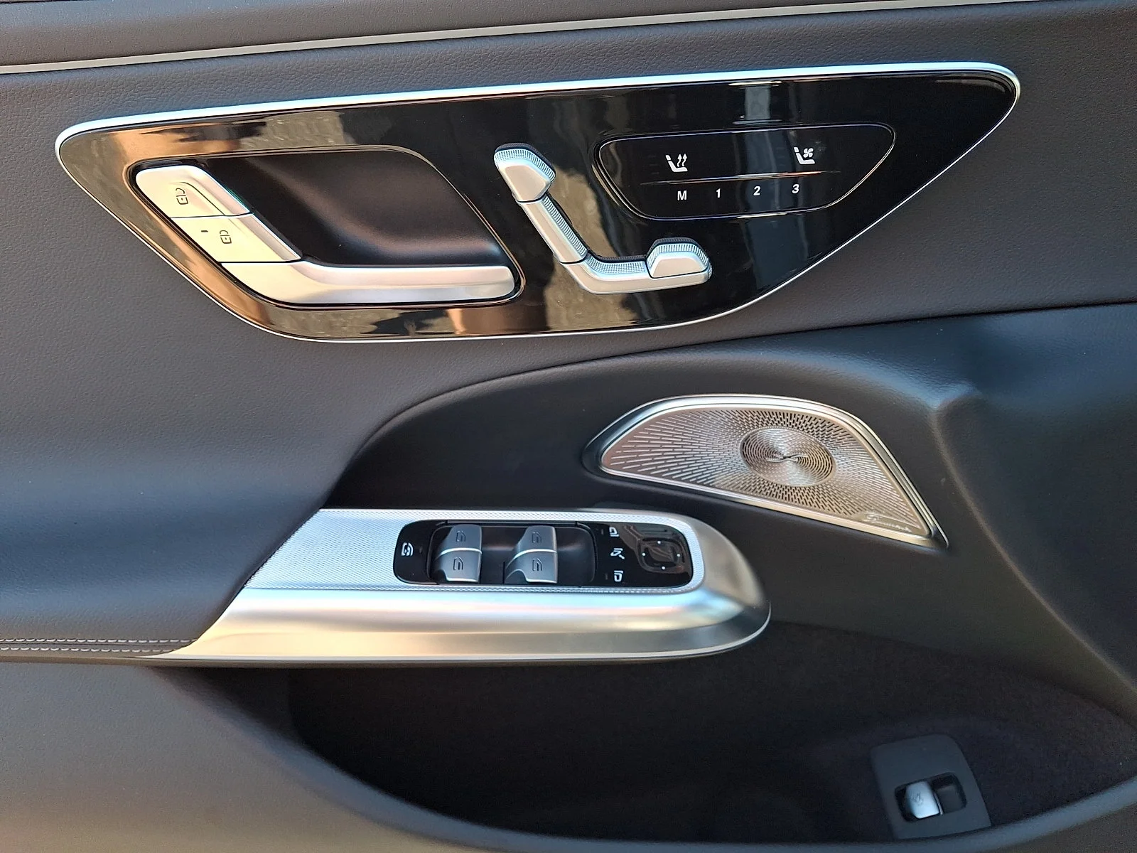 New 2027 Black Mercedes-Benz E 450 image 8
