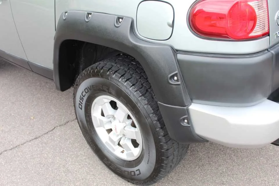 Used 2011 GRAY TOYOTA  image 10