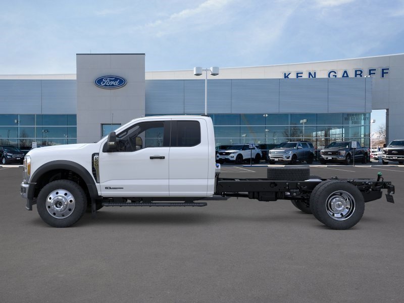 New 2026 Oxford White Ford XLT image 3