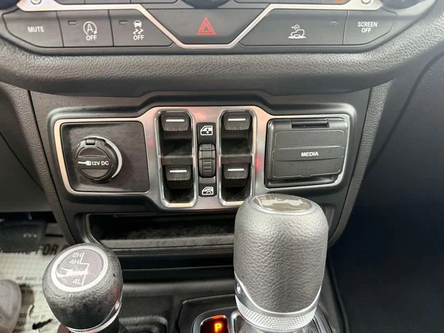 New 2026 Reign Exterior Paint Jeep Sport S image 26