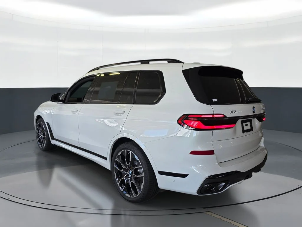 New 2027 White BMW M60i image 4