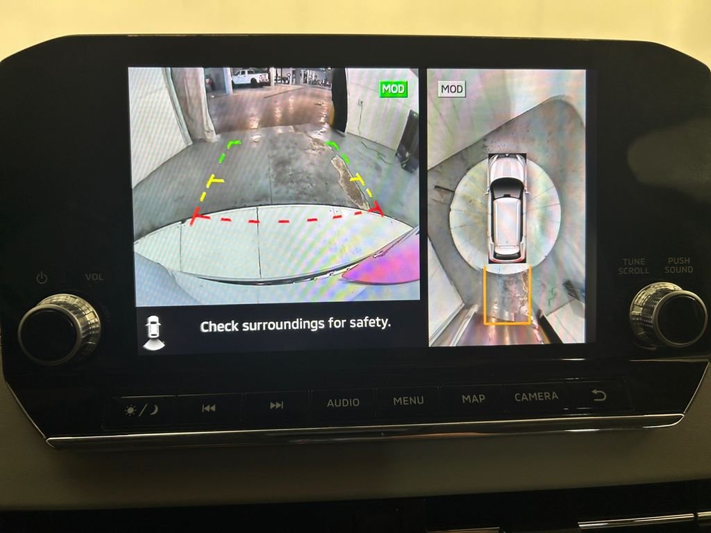 Used 2023 White Mitsubishi SEL image 26