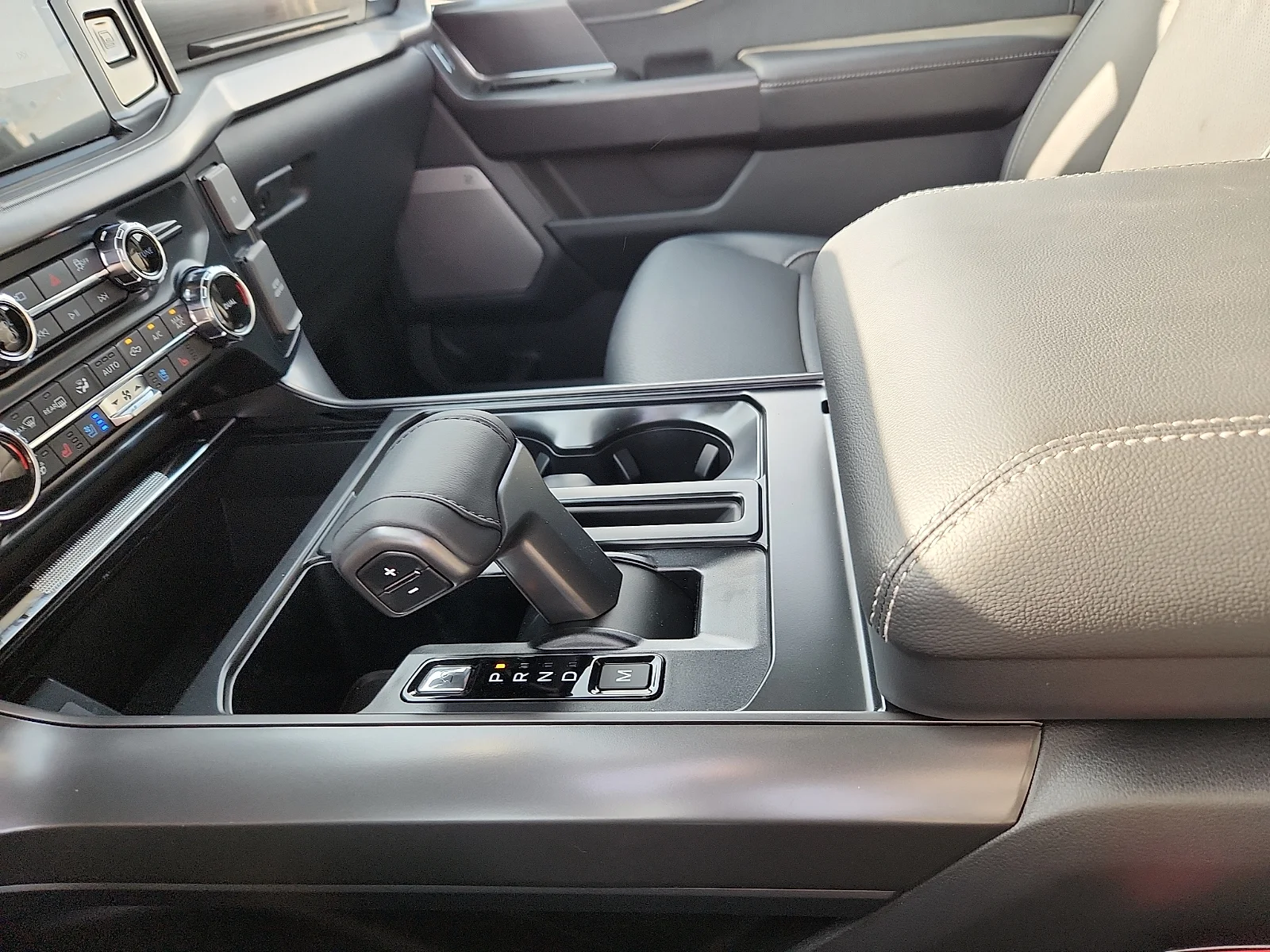 New 2026 Carbonized Gray Metallic Ford Lariat image 25