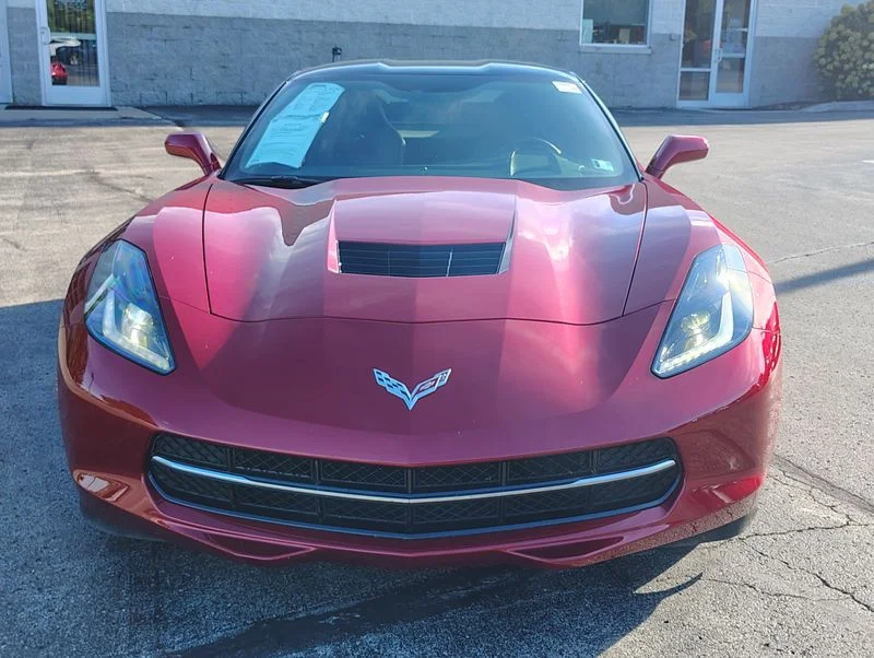 Used 2015 Red Chevrolet Stingray image 3
