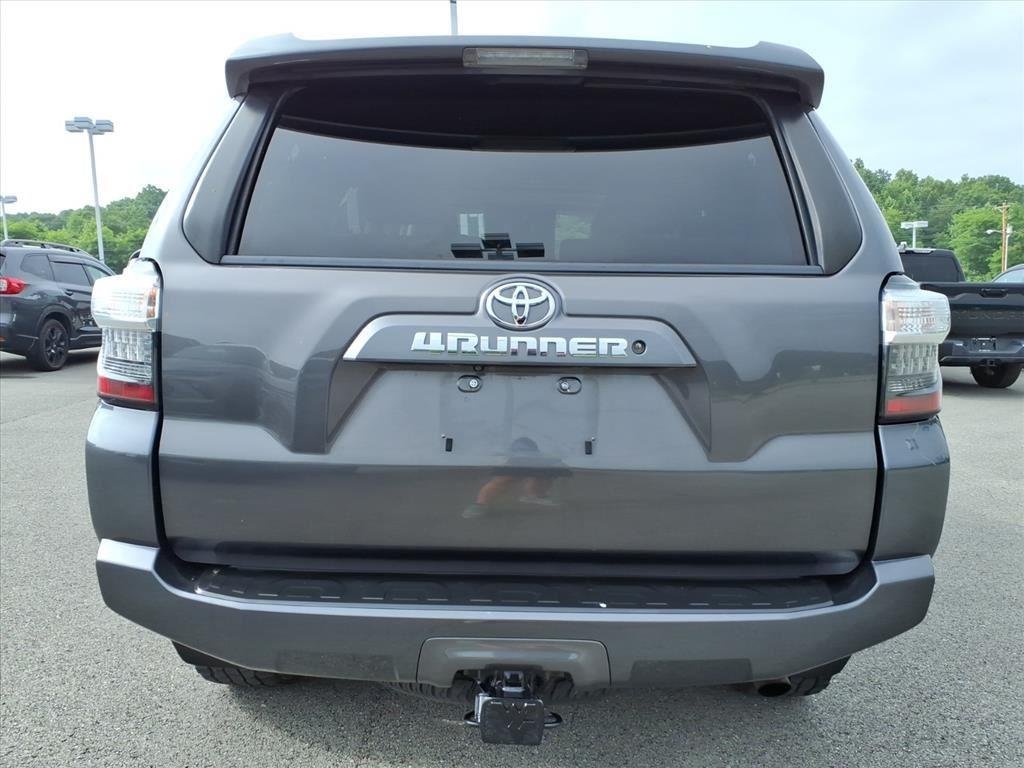 Used 2015 Magnetic Gray Metallic Toyota SR5 Premium image 4