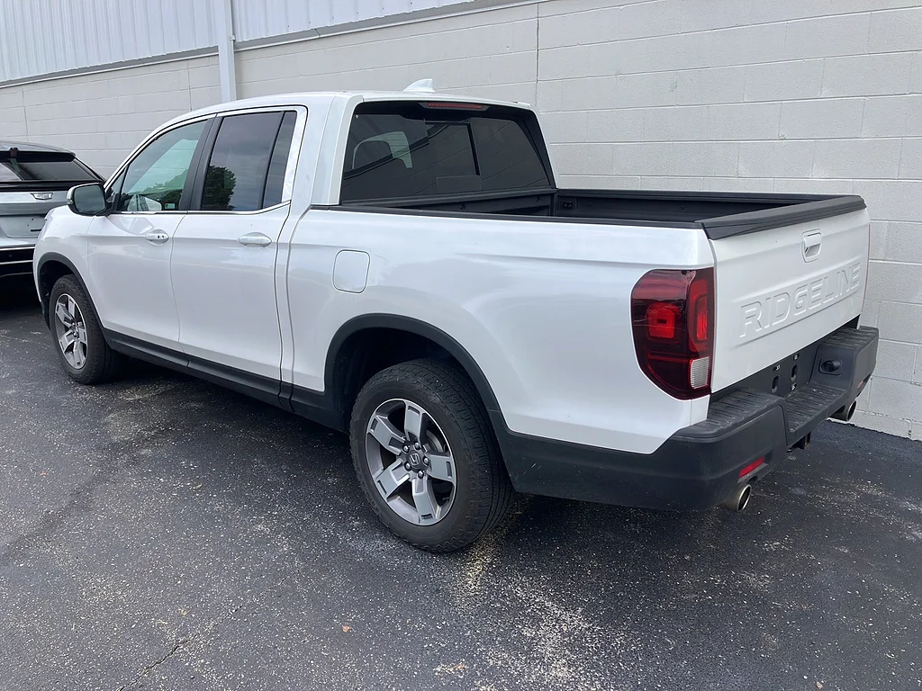 Certified Used 2024 WHITE Honda RTL image 4