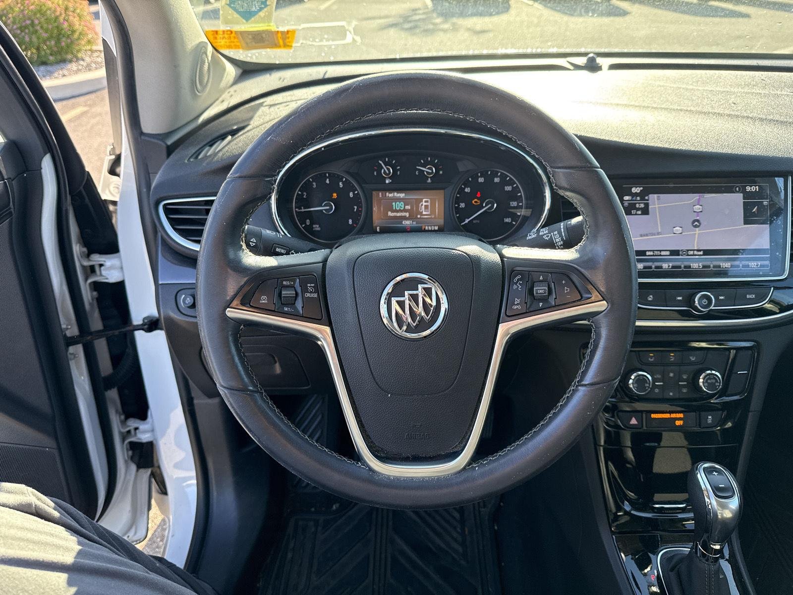Used 2019 White Frost Tricoat Buick Sport Touring image 9