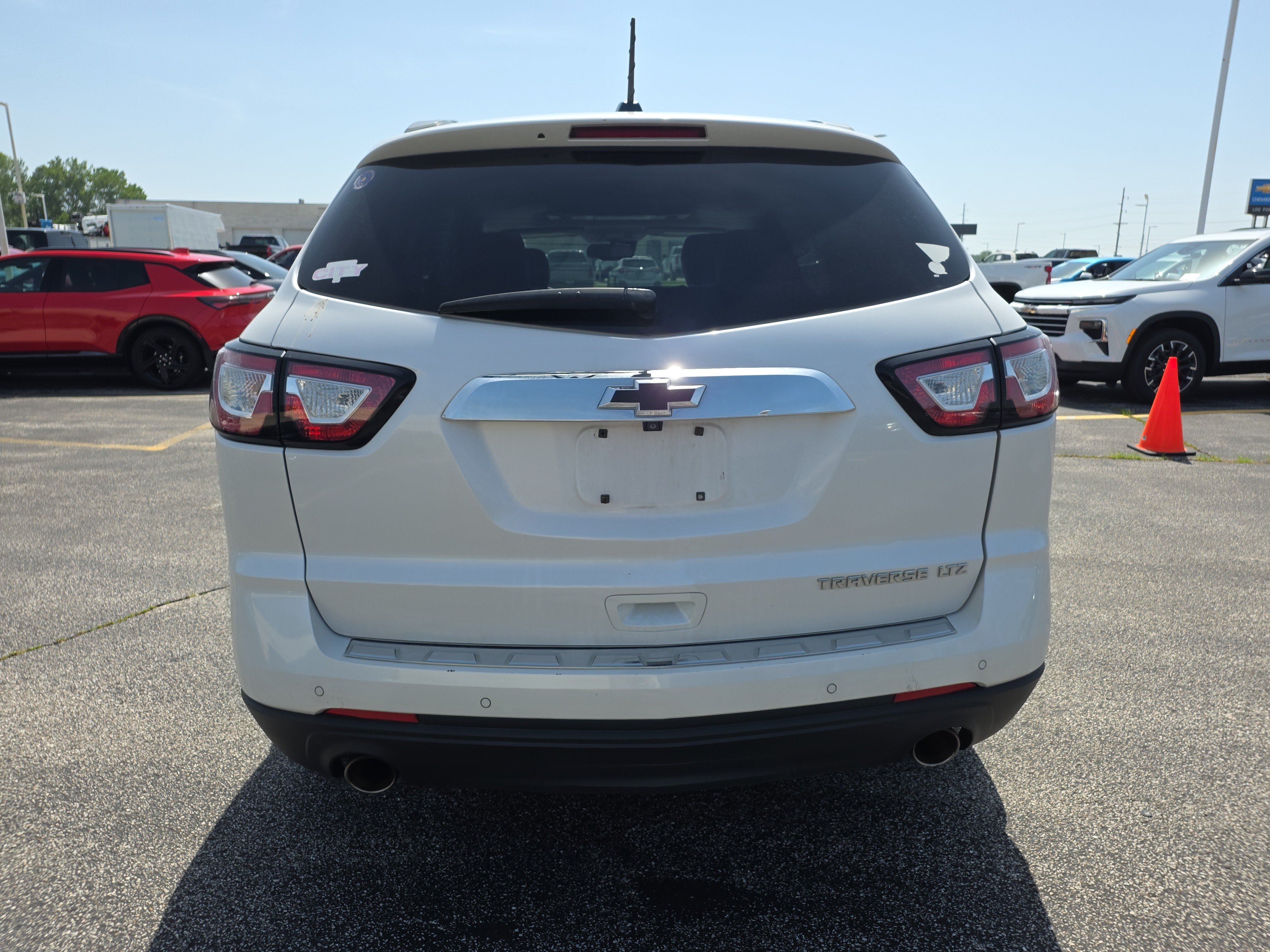 Used 2016 IRIDESCENT PEARL TRICOAT Chevrolet LTZ image 5