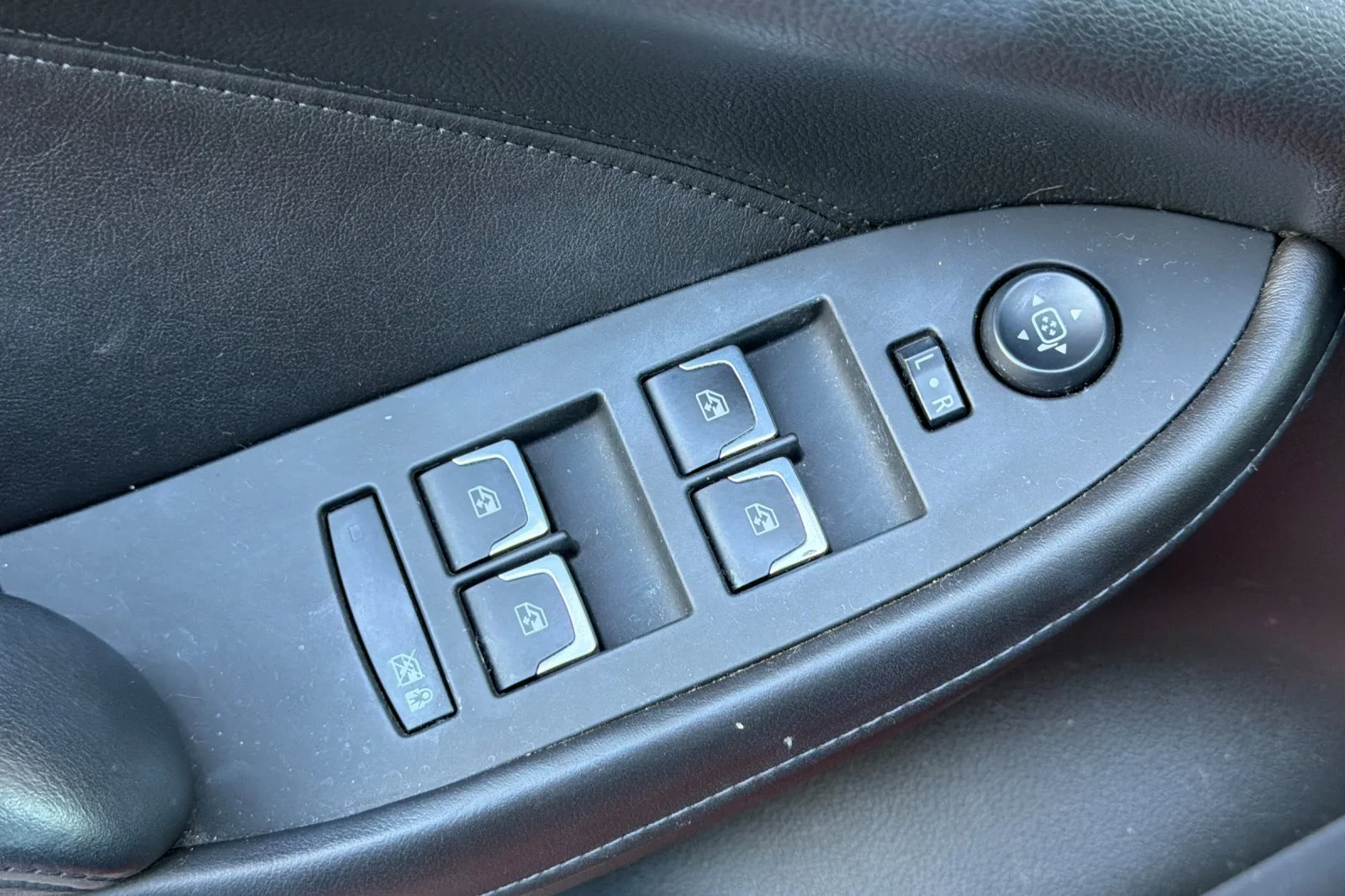 Used 2014 Red Cadillac 3.6L Luxury image 14