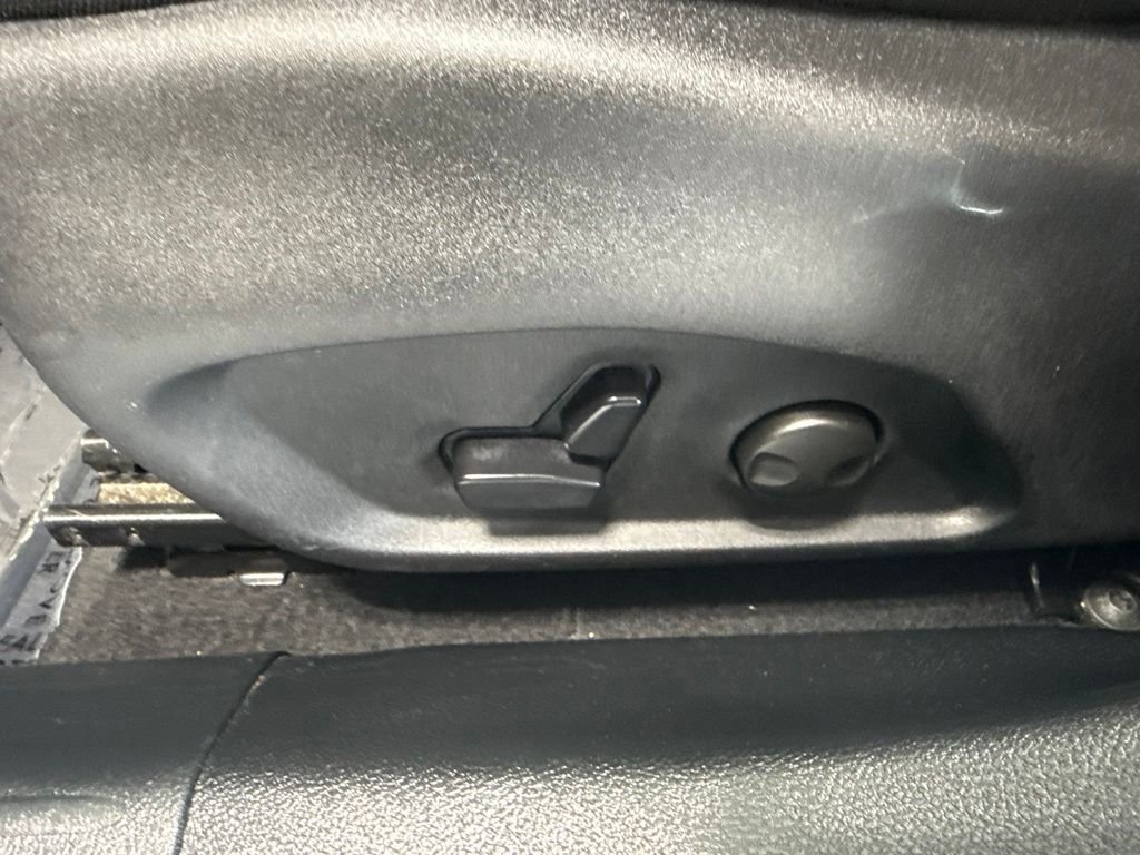 Used 2025 Black Jeep Latitude image 15